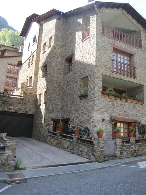 P&C Font Verd Canillo Bagian luar foto